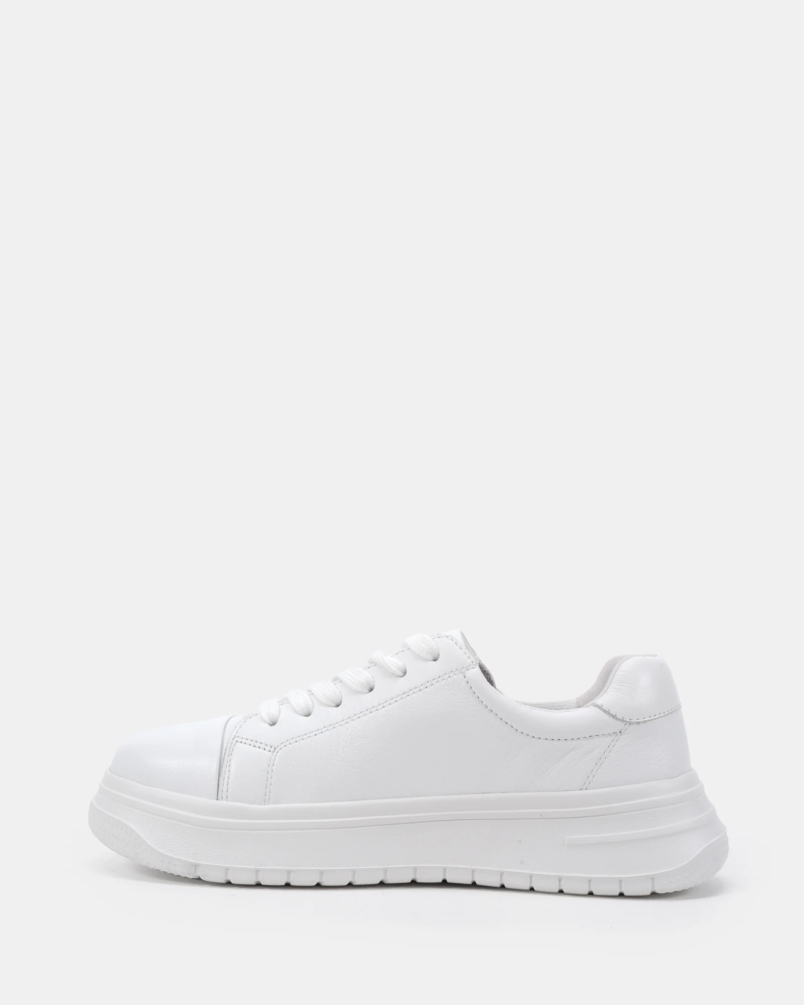 Zizi White - Image 3